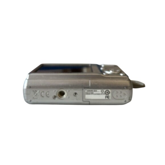 Camera Samsung ES10 8.1MP Digital Silver Camera Self Portrait Working No Card - Picture 8 of 8